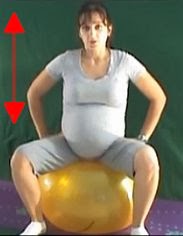ćwiczenia w ciąży na dużej piłce