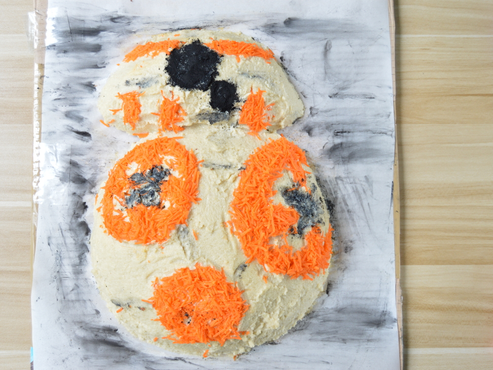 Tort urodzinowy pyszny i zdrowy BB-8 z Gwiezdnych Wojen